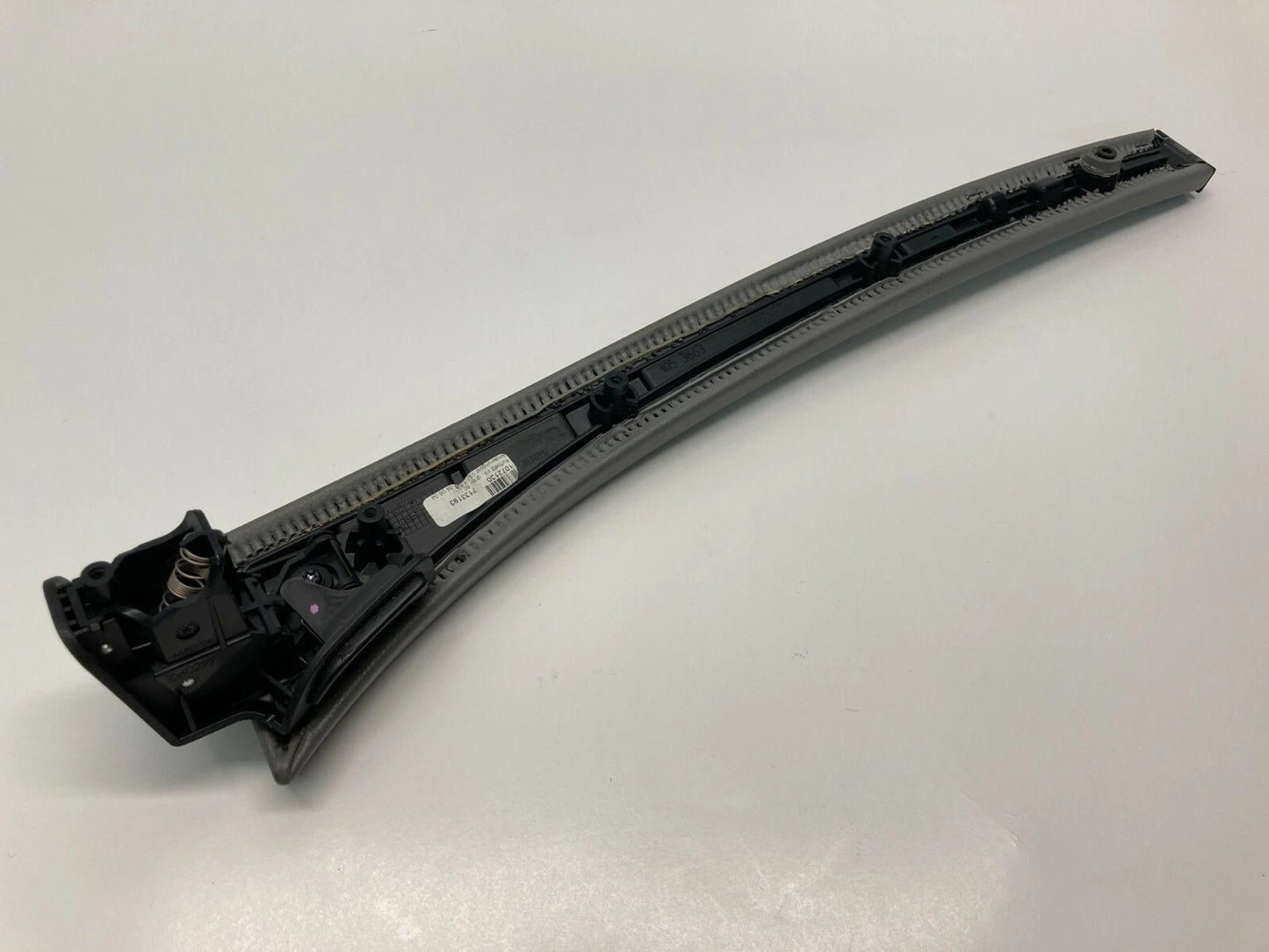 2004 05 06 2007 BMW 525I CENTER CONSOLE ARMREST UPPER STRIP MOLDING TRIM OEM