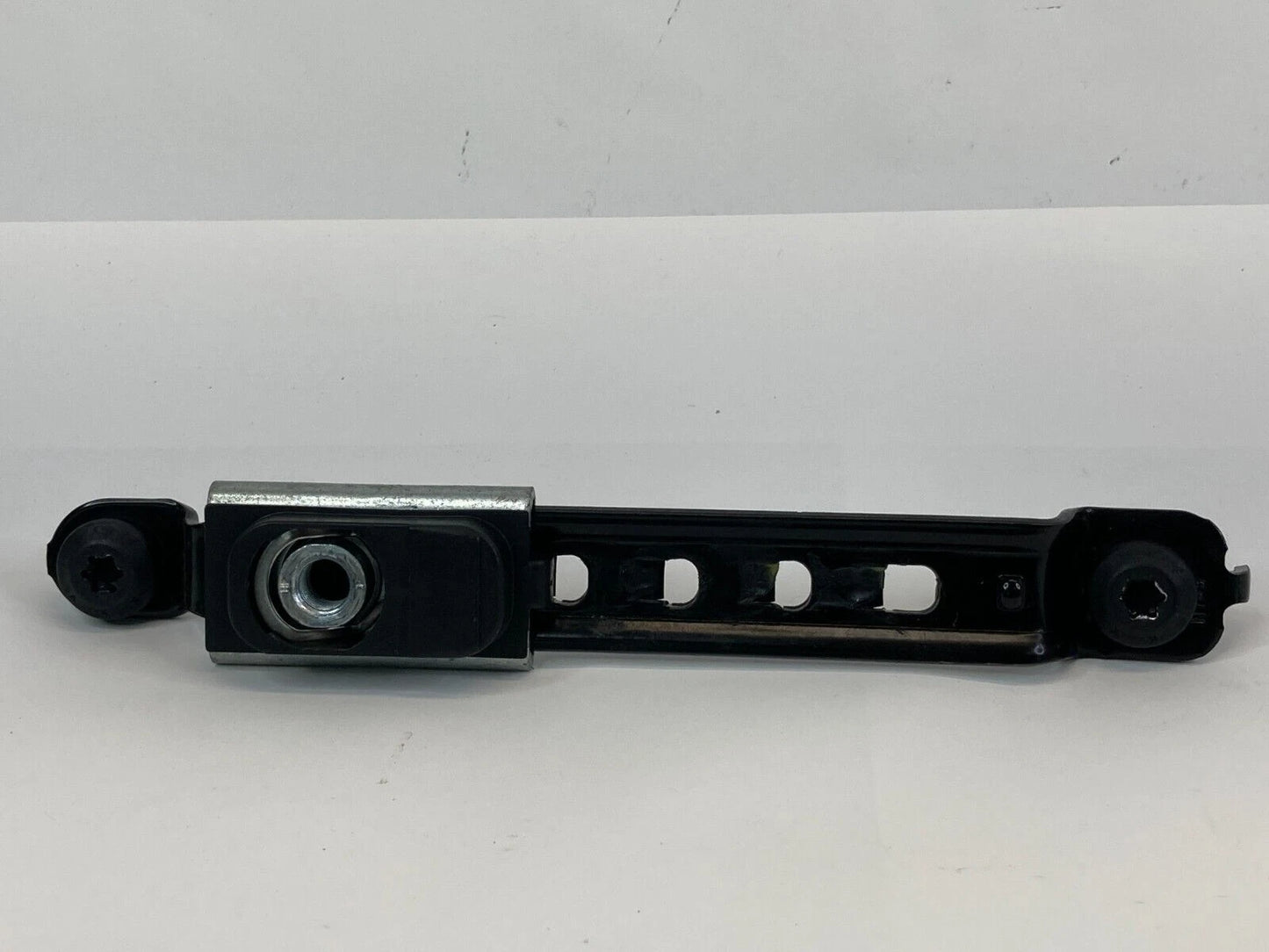 2006-2010 DODGE CHARGER FRONT RIGHT SIDE SEAT BELT ADJUSTER 04649125AB OEM