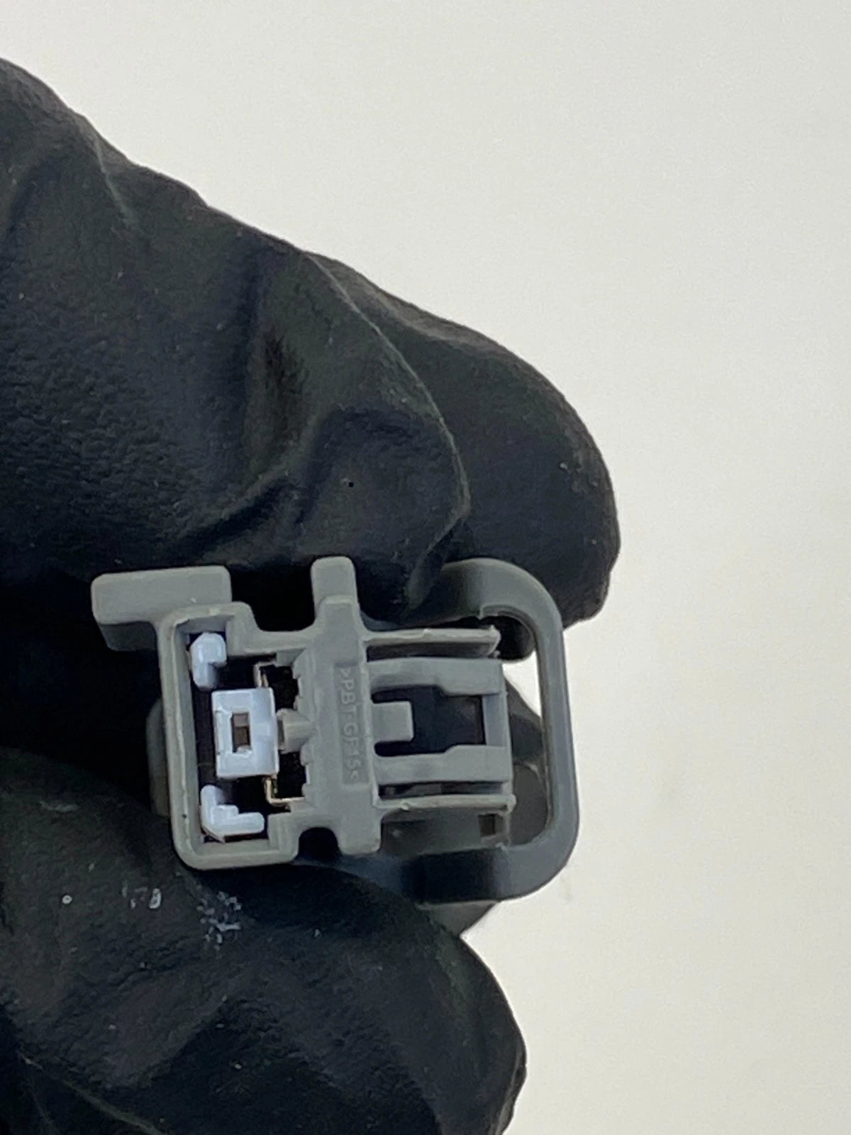 2011-2017 BUICK ENCLAVE CHEVY TRAVERSE FRONT RIGHT PASSENGER SEAT BELT BUCKLE