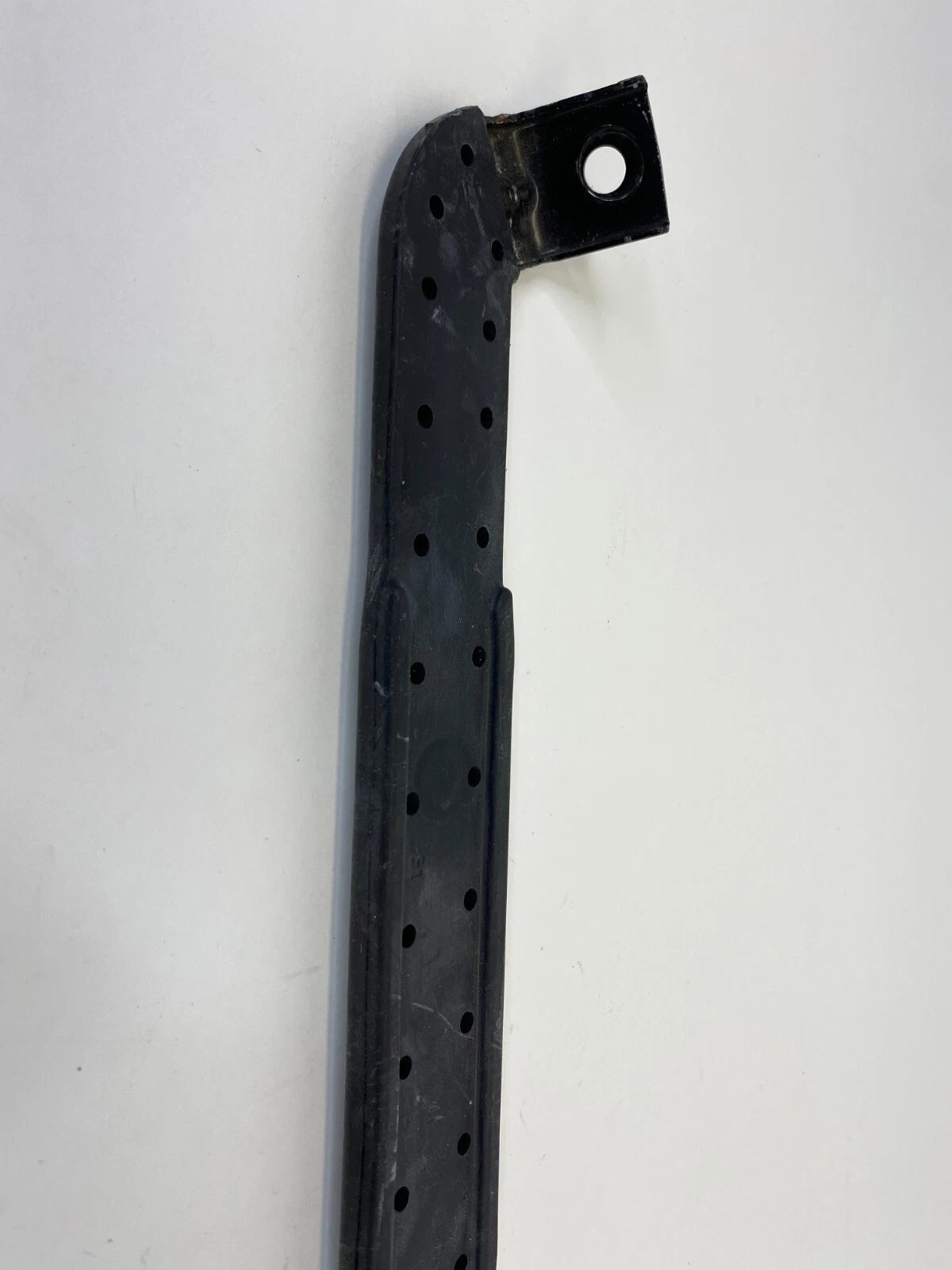 2006 BMW 330XI 325XI BATTERY ROLLOVER PROTECTION BAR RR OEM FACTORY 61217549425