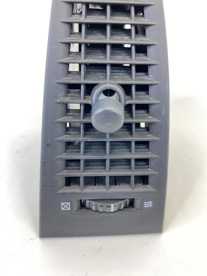 03-07 CADILLAC CTS CENTER DASH RIGHT PASSENGER AC AIR VENT GRILL M1516C1440 OEM