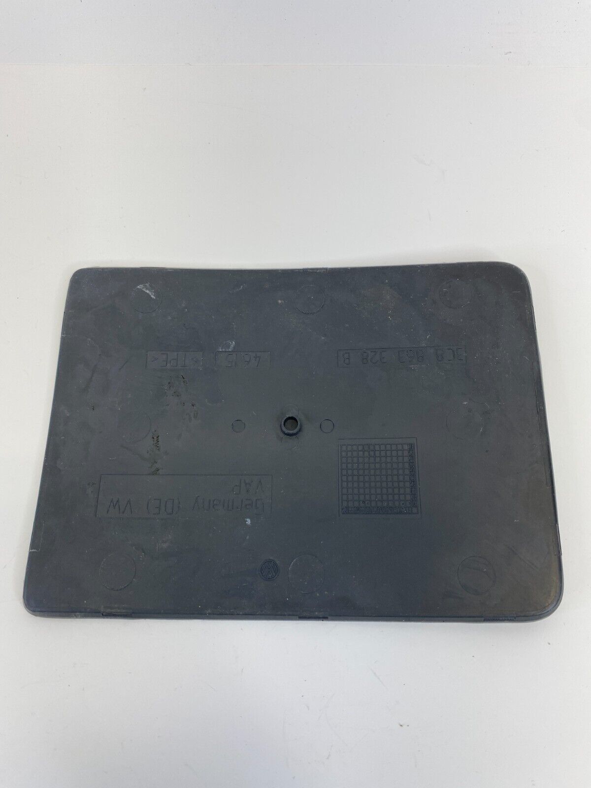 2009-2012 Volkswagen CC Rear Seat Center Storage Tray Insert Rubber Mat Liner