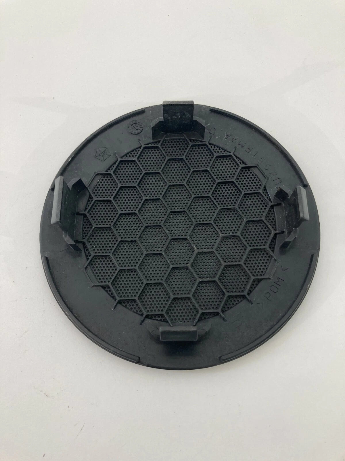2005-2010 CHRYSLER 300 FRONT CENTER DASHBOARD SPEAKER COVER GRILLE OEM