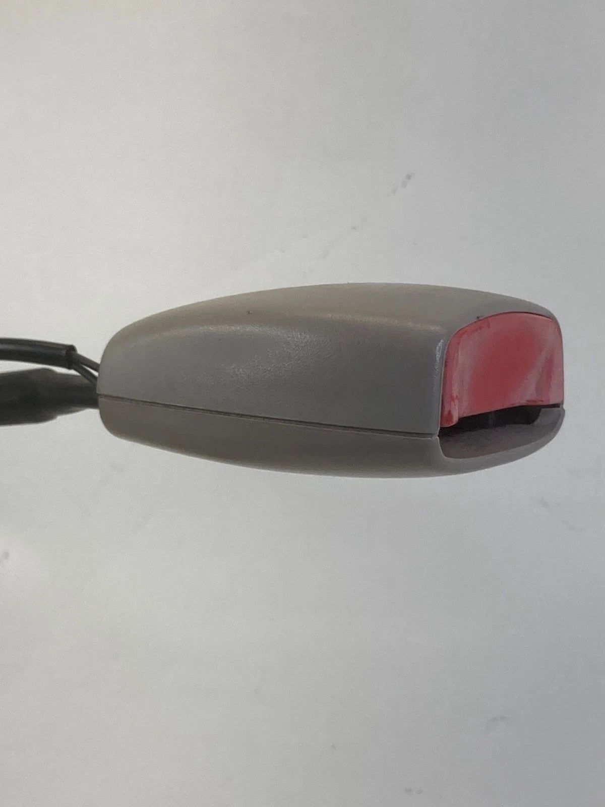 2006 2007 CHEVROLET MALIBU FRONT LEFT DRIVER SIDE SEAT BELT BUCKLE GRAY OEM