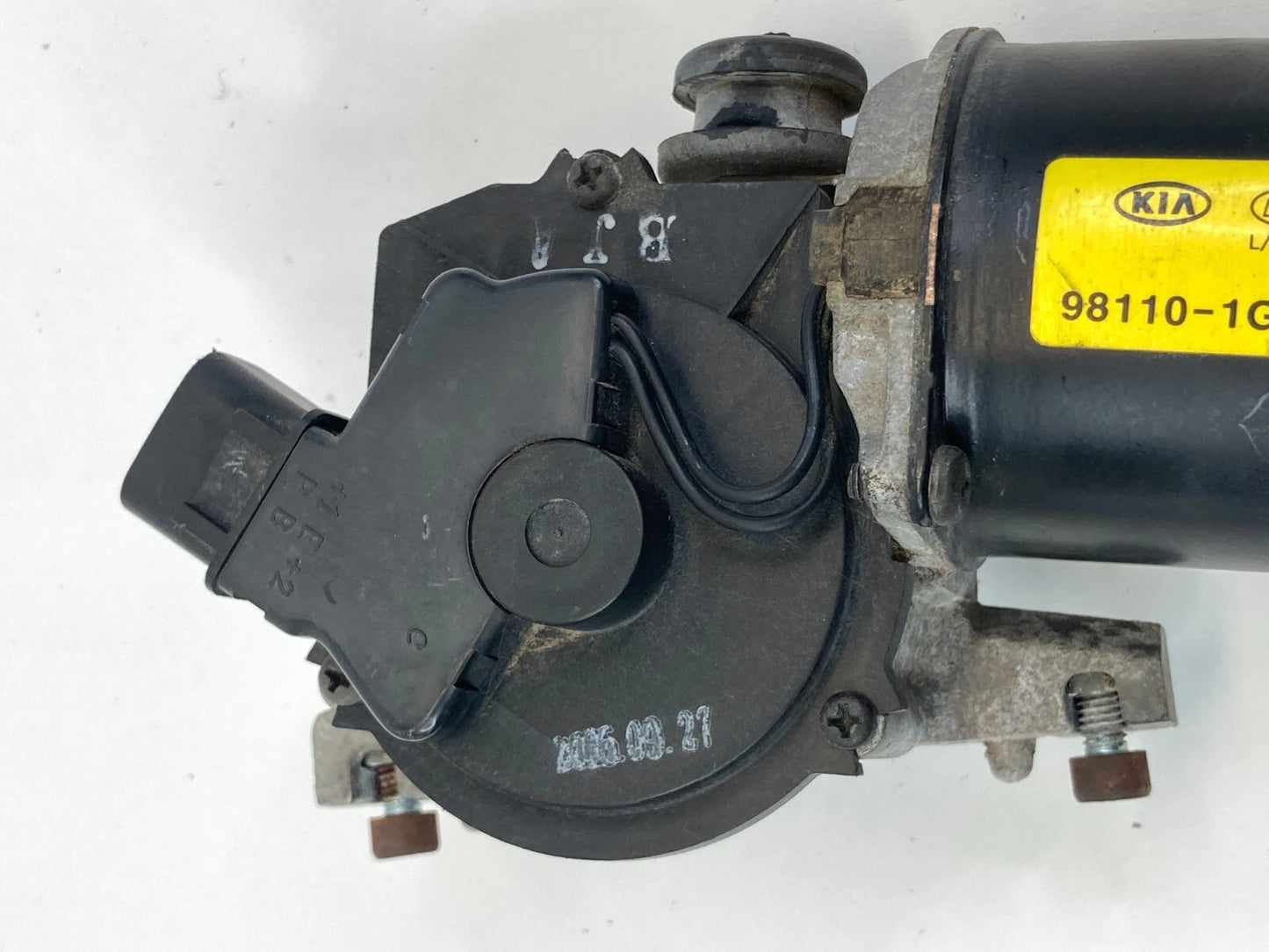2006-2011 HYUNDAI ACCENT WINDSHIELD FRONT WIPER MOTOR 98110-1G000 OEM