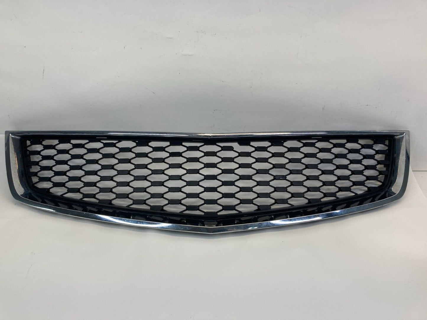 10 11 12 13 14 15 Chevrolet Equinox Front Lower Center Bumper Grill Grille OEM