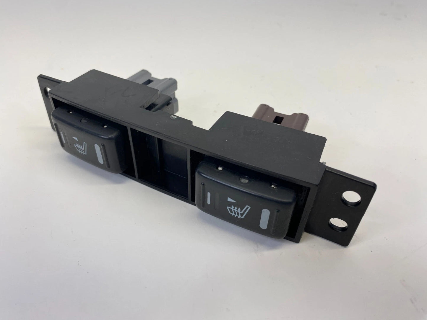 2003-2007 INFINITI G35 SEDAN LEFT & RIGHT HEATED SEAT SWITCHES PAIR SET OEM