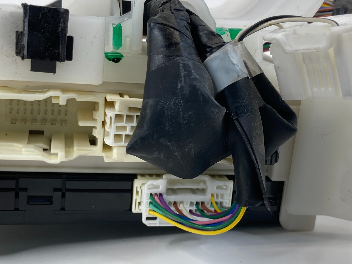 2010 Toyota Prius 1.8L AT Multiplex Network Body Control Module 89221-47120 OEM