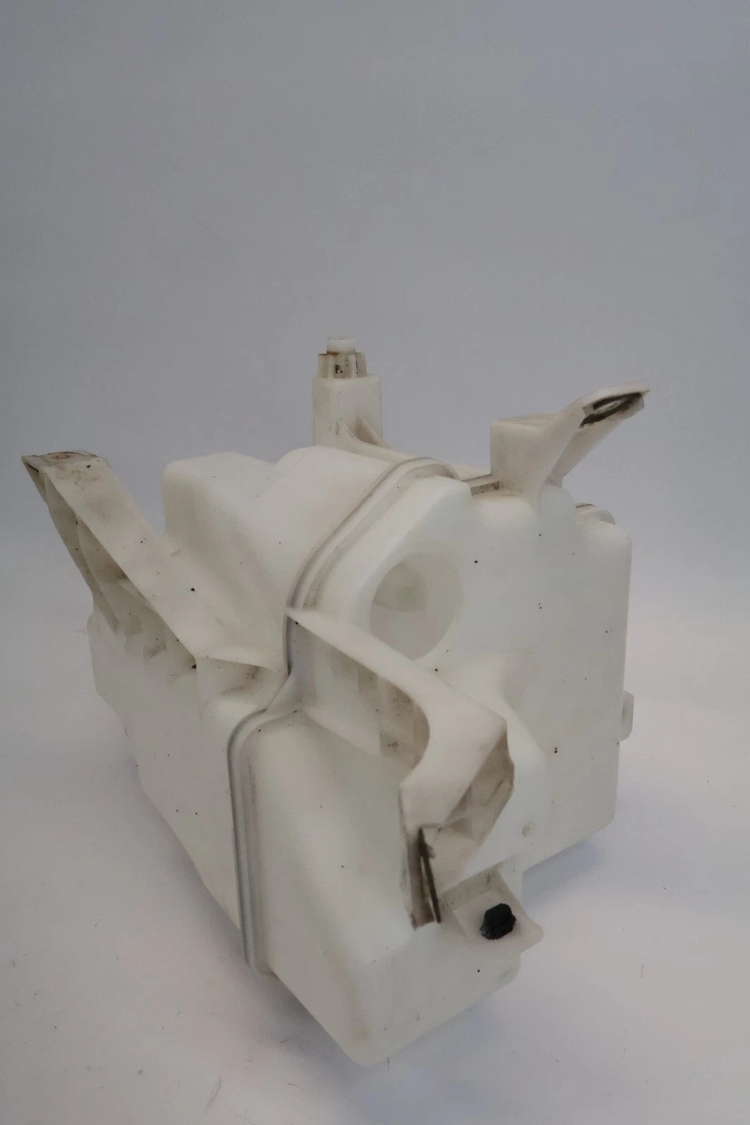 2010-2013 SUZUKI KIZASHI FRONT WINDSHIELD WASHER RESERVOIR BOTTLE 38403-57L10