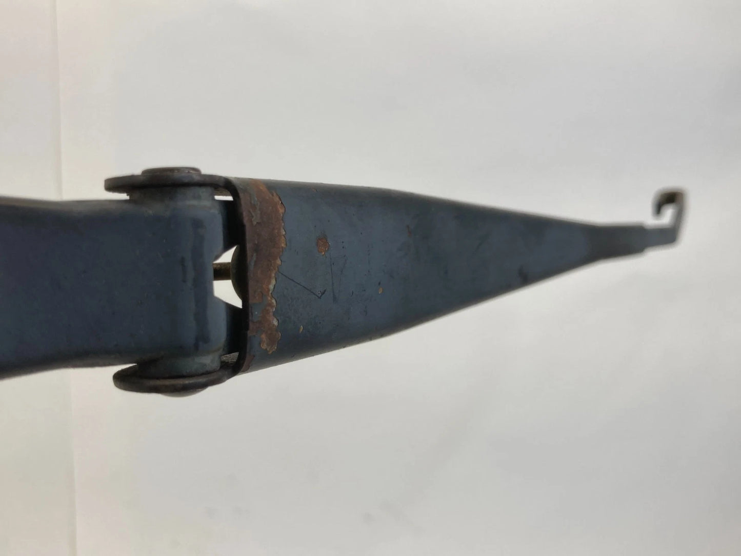 2002-2006 CHEVY TRAILBLAZER EX T FRONT RIGHT & LIGHT WINDSHIELD WIPER ARM PAIR