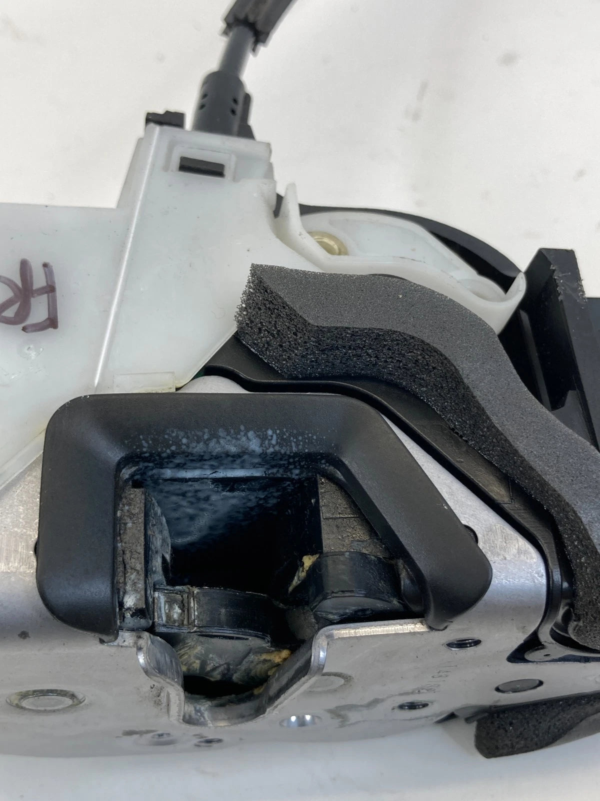 10-17 CHEVROLET EQUINOX FRONT RIGHT PASSENGER DOOR LOCK LATCH ACTUATOR 13579523