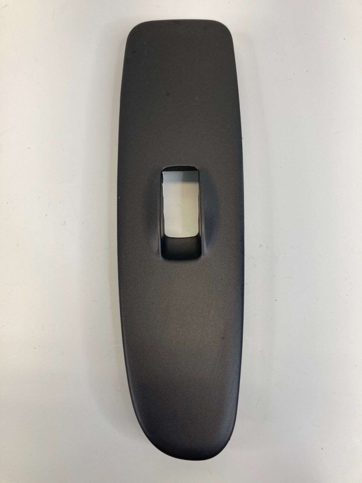 2001-2006 Hyundai Elantra Front Right Side Window Switch Cover Trim 93575-2D000