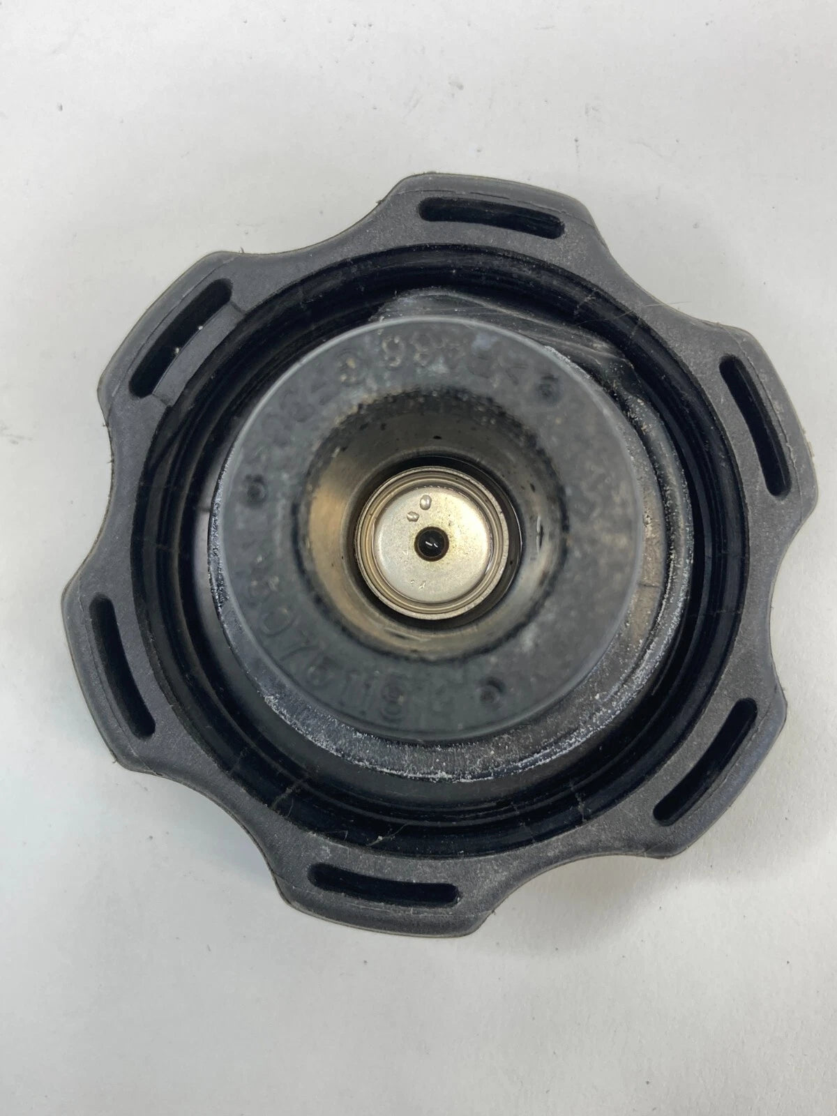 99-05 PONTIAC GRAND AM ENGINE RADIATOR COOLANT RESERVOIR TANK CAP LID 15075118