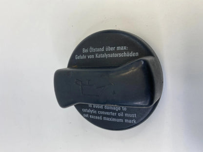 1985-2005 VOLKSWAGEN JETTA 2.8L V6 ENGINE OIL FILLER CAP LID 026-103-485A OEM