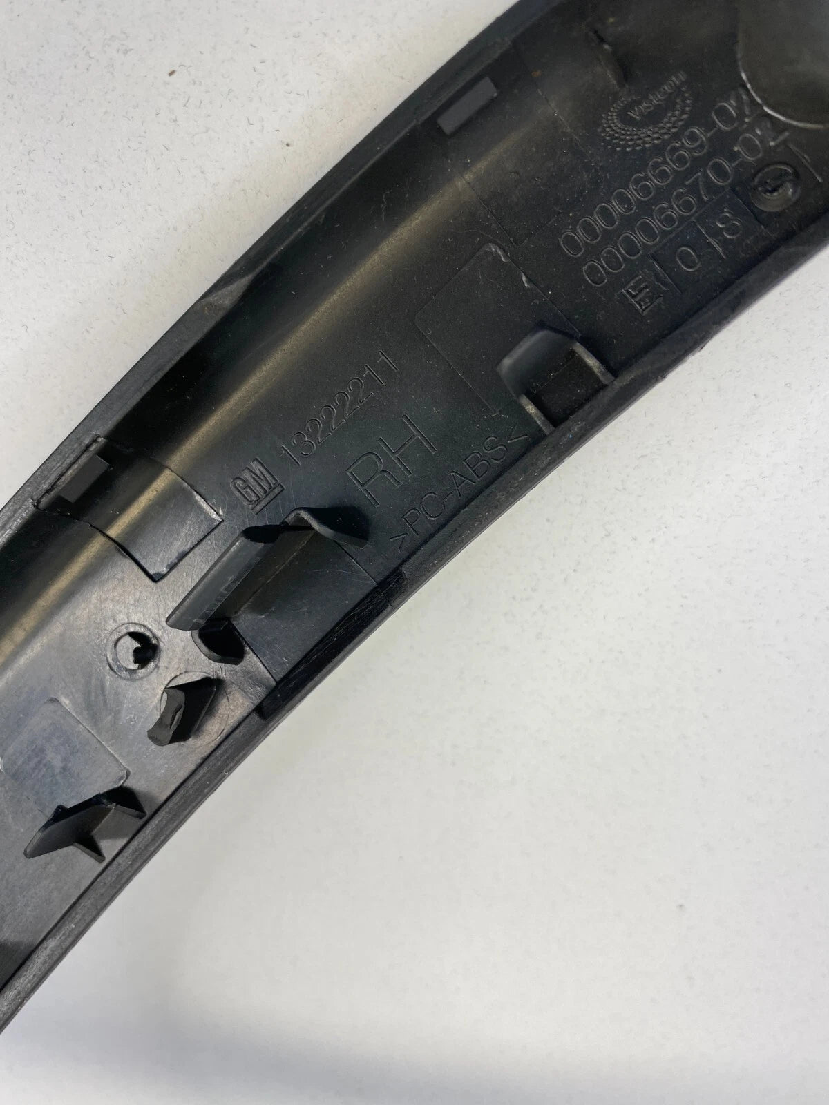 2011 11 BUICK REGAL REAR RIGHT BACK SIDE DOOR PULL HANDLE COVER 13222211 OEM