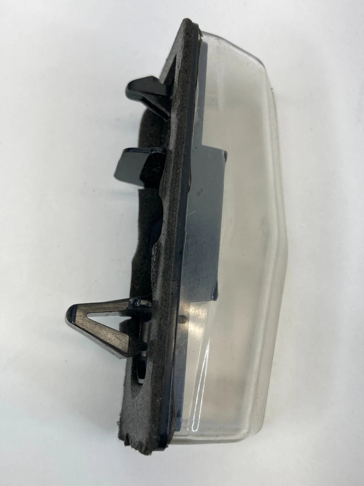 2004-2015 TOYOTA PRIUS HATCHBACK REAR TRUNK LICENSE PLATE LIGHT LAMP A045053 OEM
