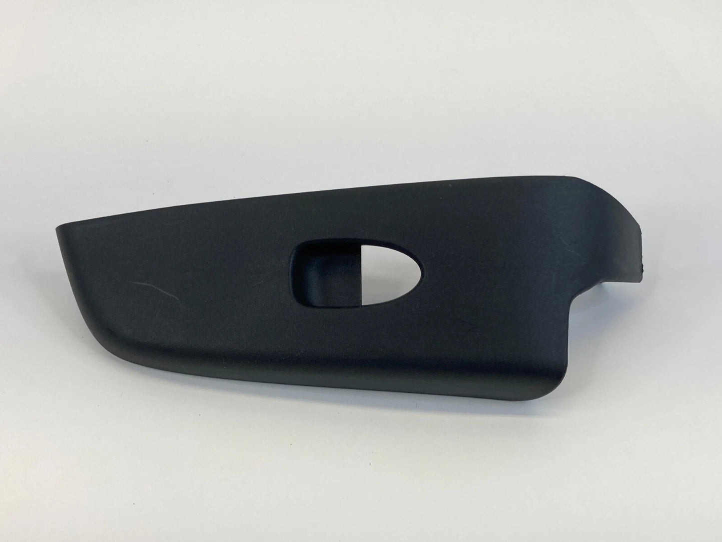 2006-2011 HONDA CIVIC SEDAN REAR RIGHT WINDOW SWITCH BEZEL TRIM SNA6-AO OEM