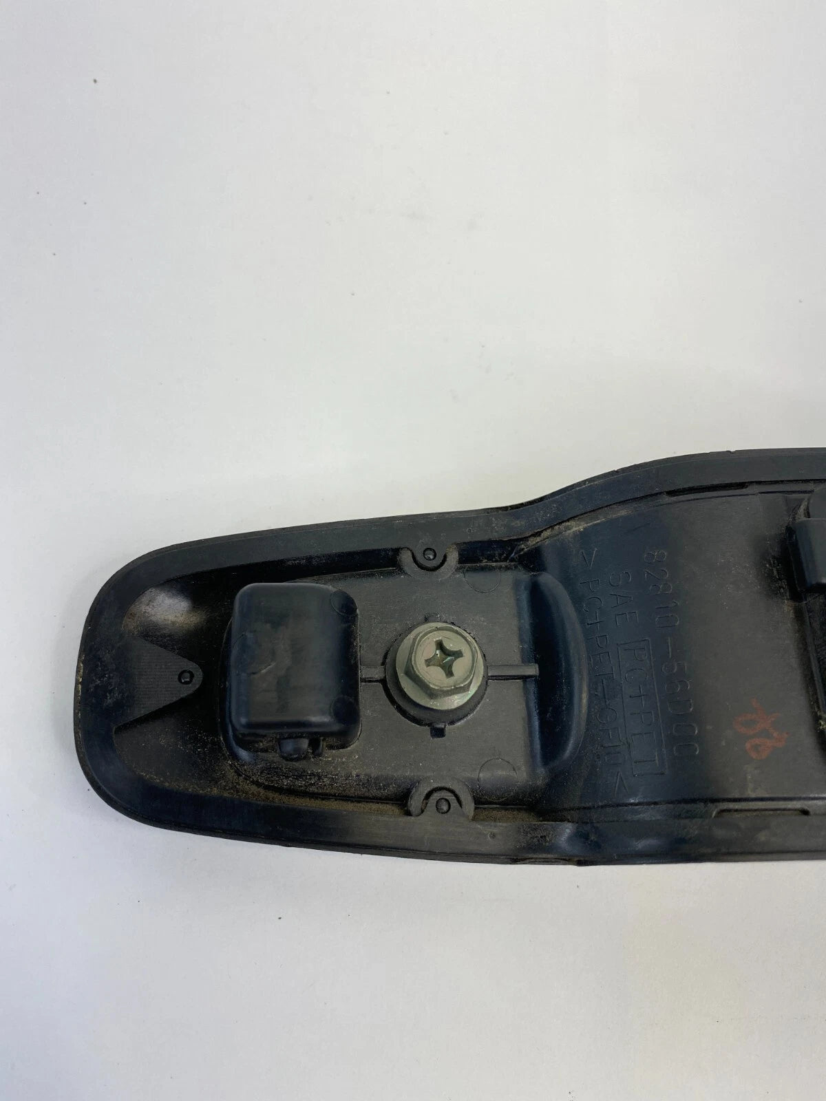 1999-2003 SUZUKI GRAND VITARA REAR RIGHT SIDE EXTERIOR DOOR HANDLE 82810-56D00