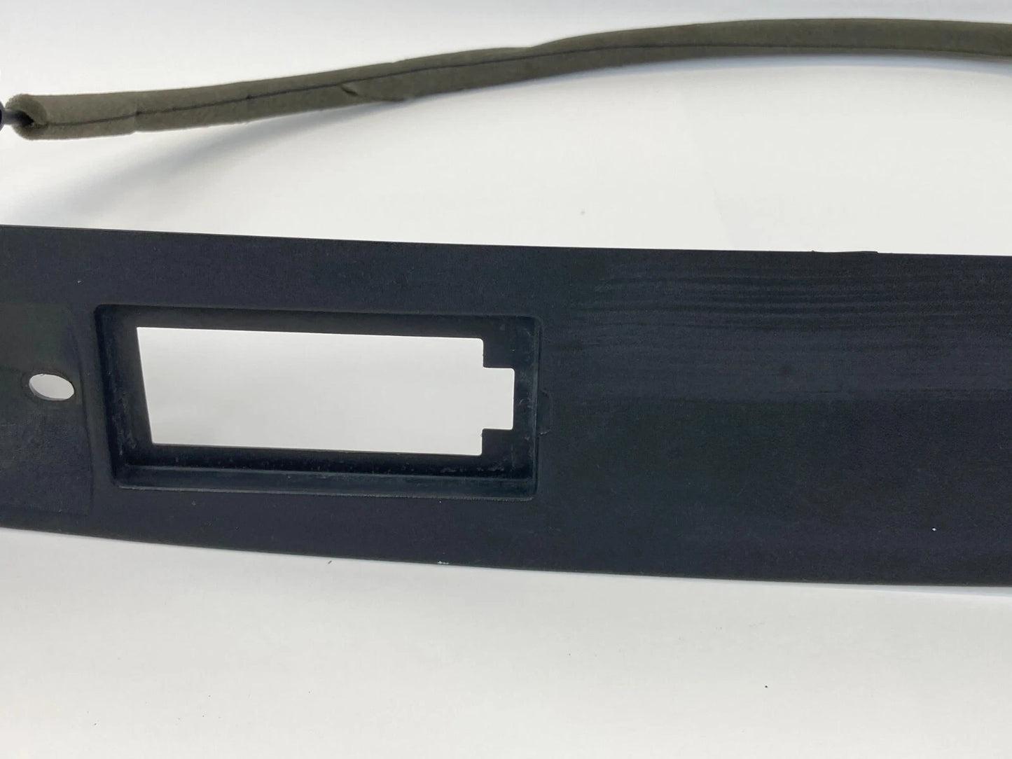 09 10 DODGE JOURNEY REAR TRUNK LID LICENSE LAMP LIGHT MOLDING BEZEL 05178320AE