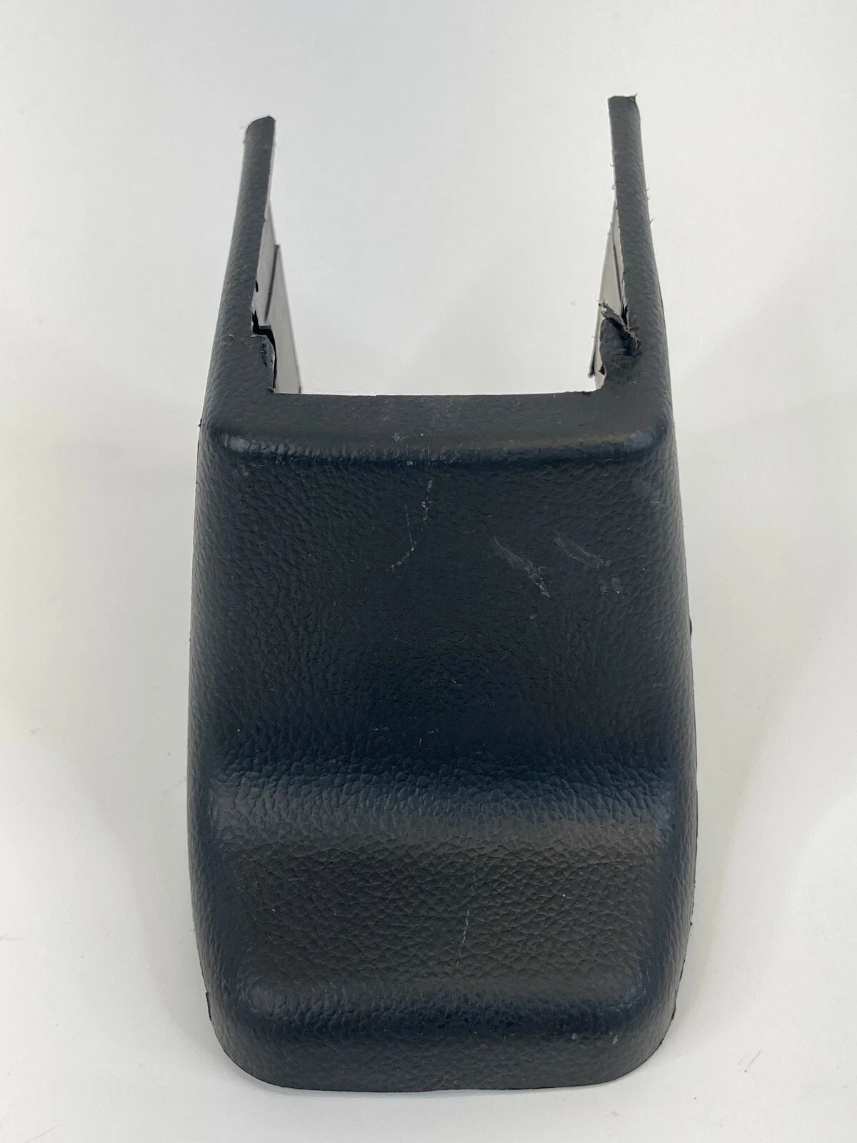2012-2015 CHEVROLET CAPTIVA SPORT FRONT RIGHT PASSENGER SEAT TRACK END CAP COVER