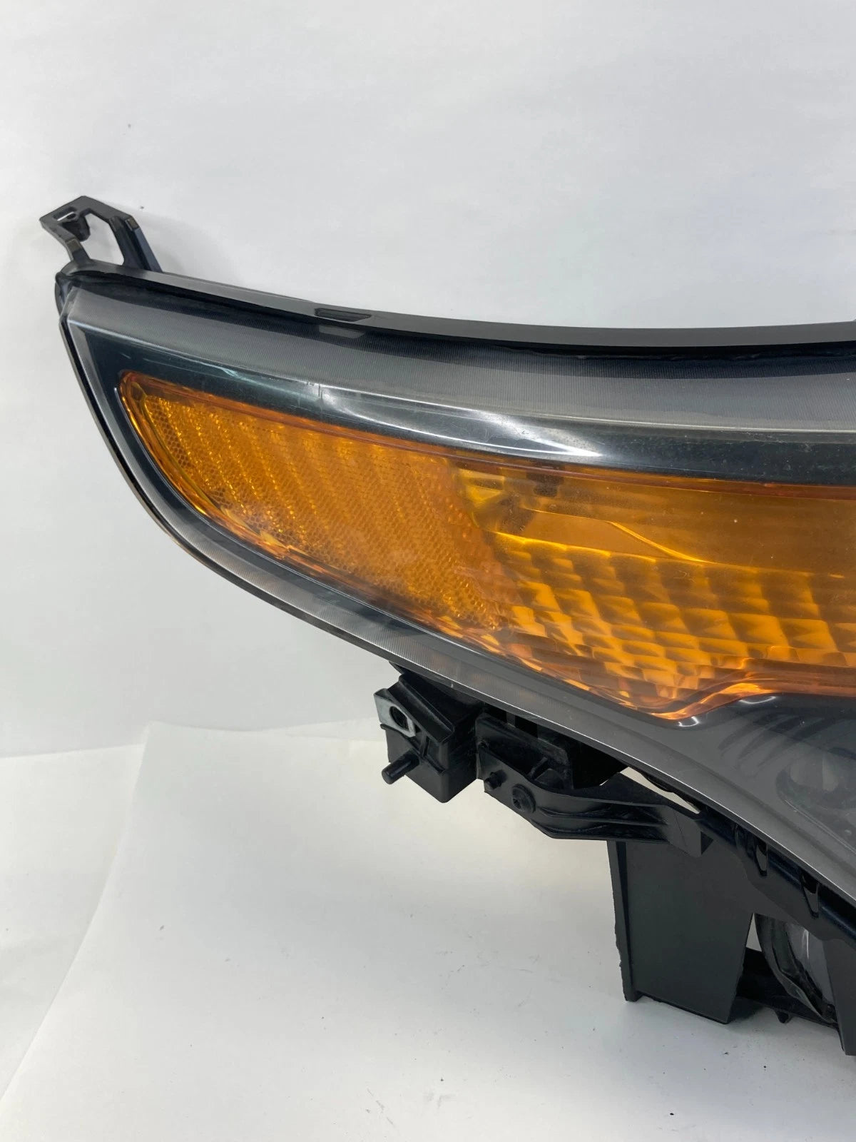 2013-2015 EXPLORER INTERCEPTOR UTILITY RIGHT SIDE HEADLIGHT HEADLAMP HALOGEN OEM