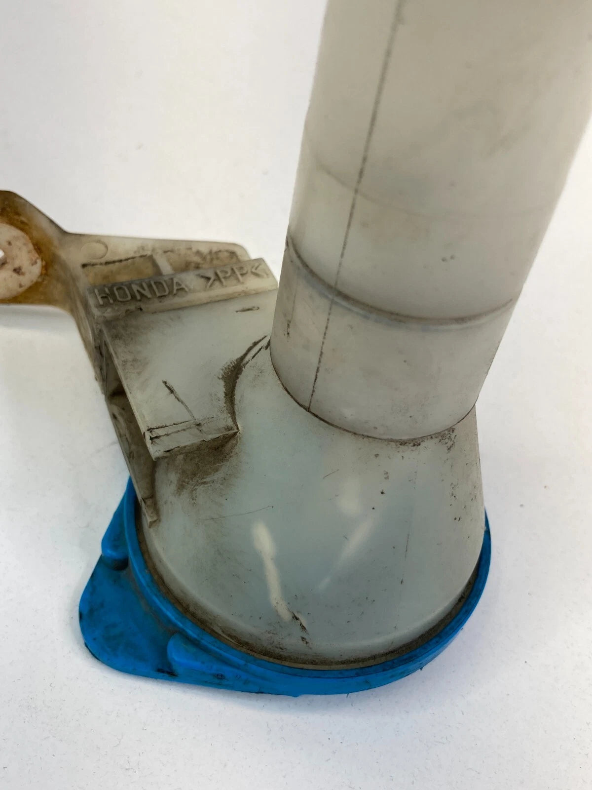 1994-1997 HONDA ACCORD SEDAN WINDSHIELD WIPER FLUID RESERVOIRTANK FILLER NECK