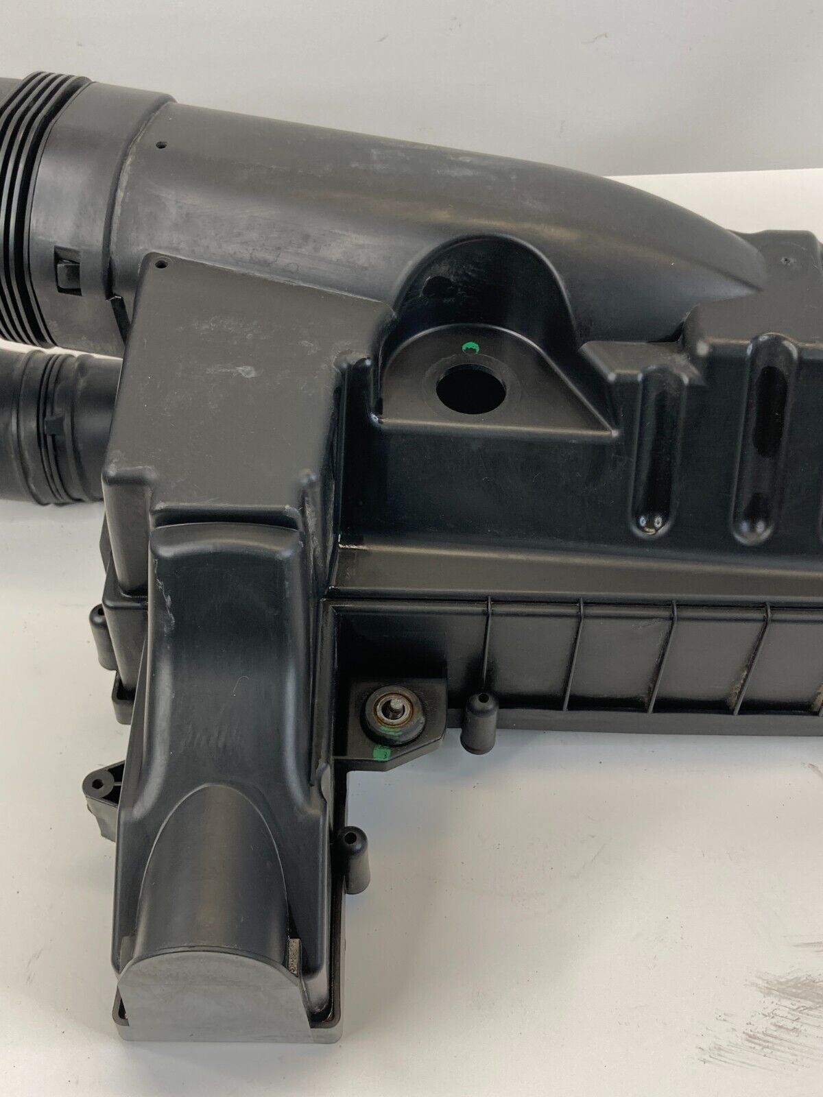 2014-2017 VW Volkswagen Passat 1.8L Engine Air Cleaner Intake Box Lower Cover