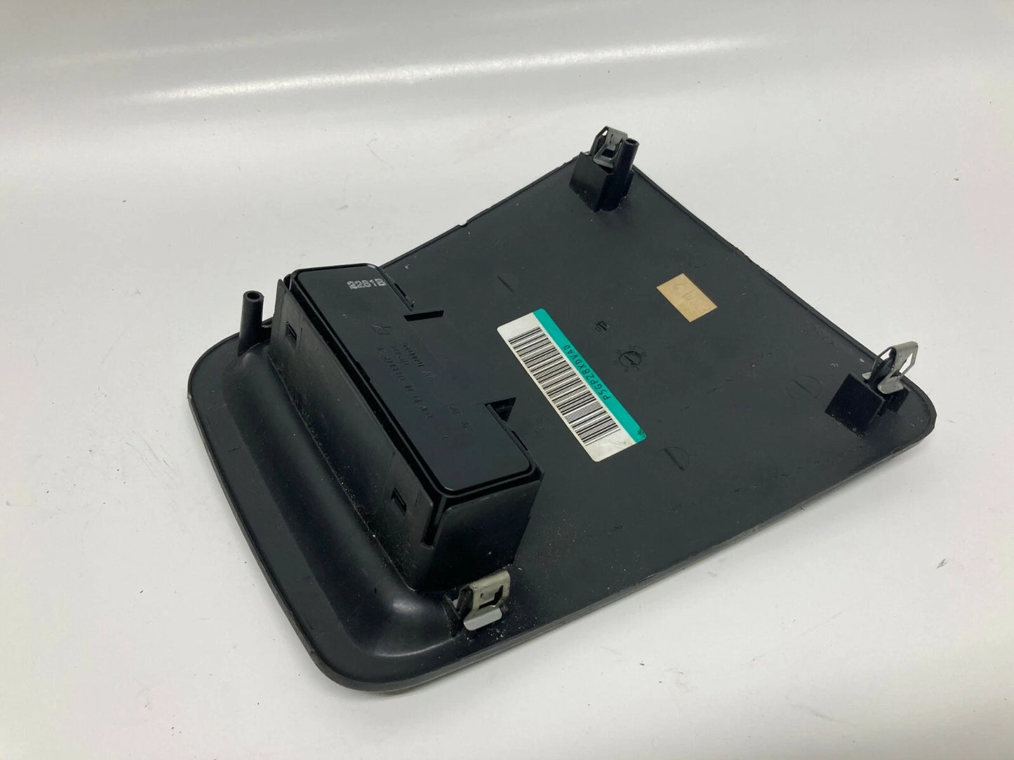 02-07 JEEP LIBERTY REAR CENTER CONSOLE POWER WINDOW SWITCH W/ BEZEL 5GP28XDVAD