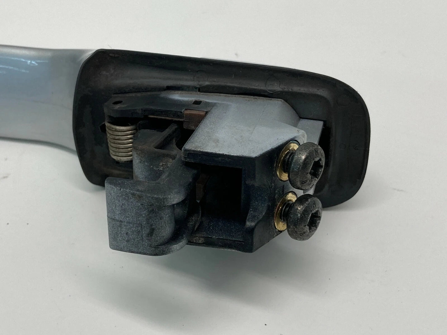 1998 1999 2000 VOLVO S70 REAR LEFT SIDE EXTERIOR OUTER DOOR HANDLE ASSEMBLY OEM