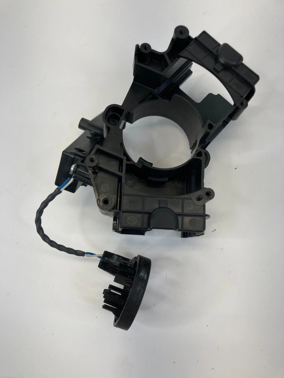 2012-2016 CHEVROLET CRUZE STEERING COLUMN SWITCH HOUSING MOUNT OEM