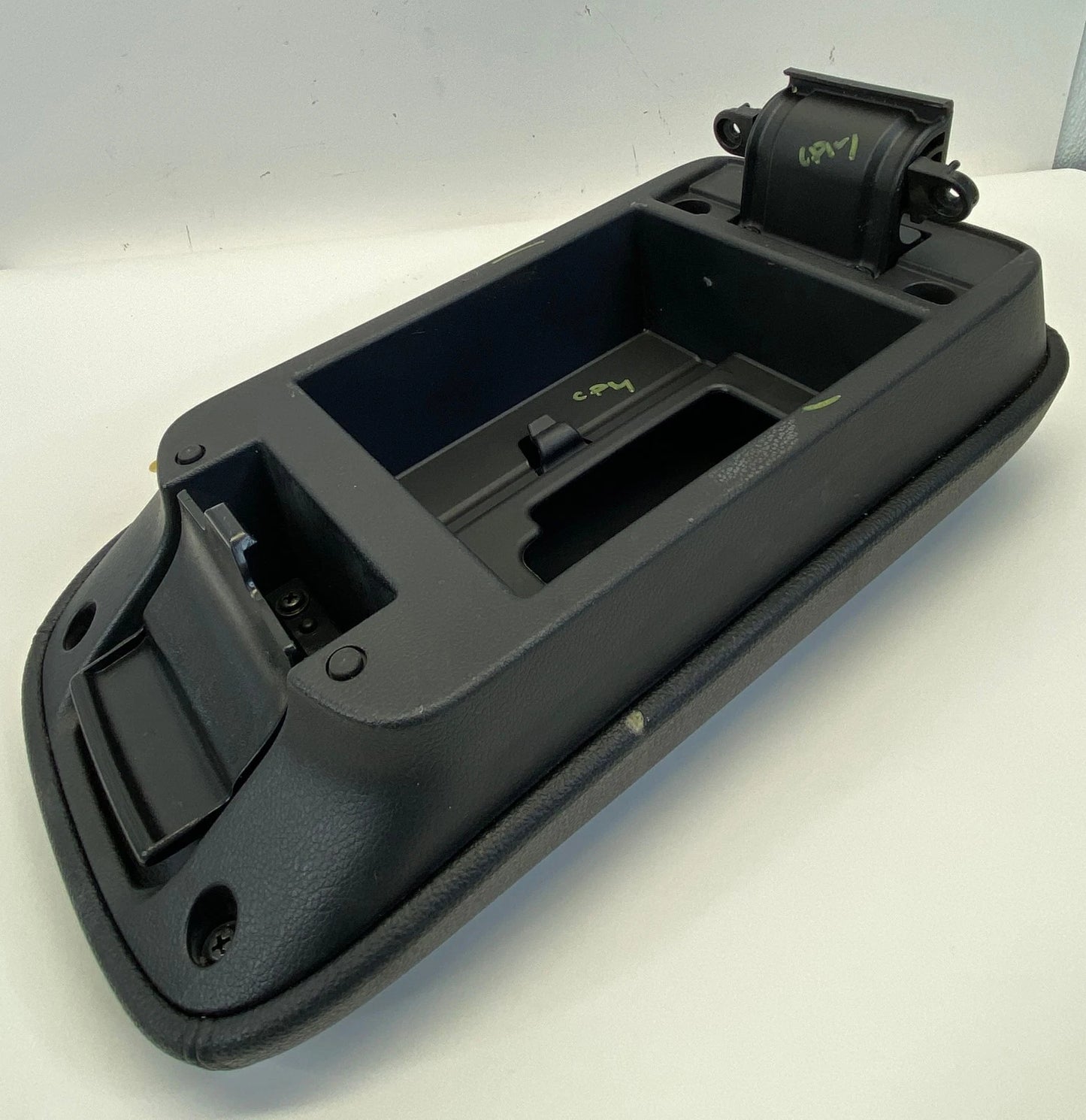2018-2020 MITSUBISHI OUTLANDER SPORT ARMREST CENTER CONSOLE LID COVER FRONT OEM