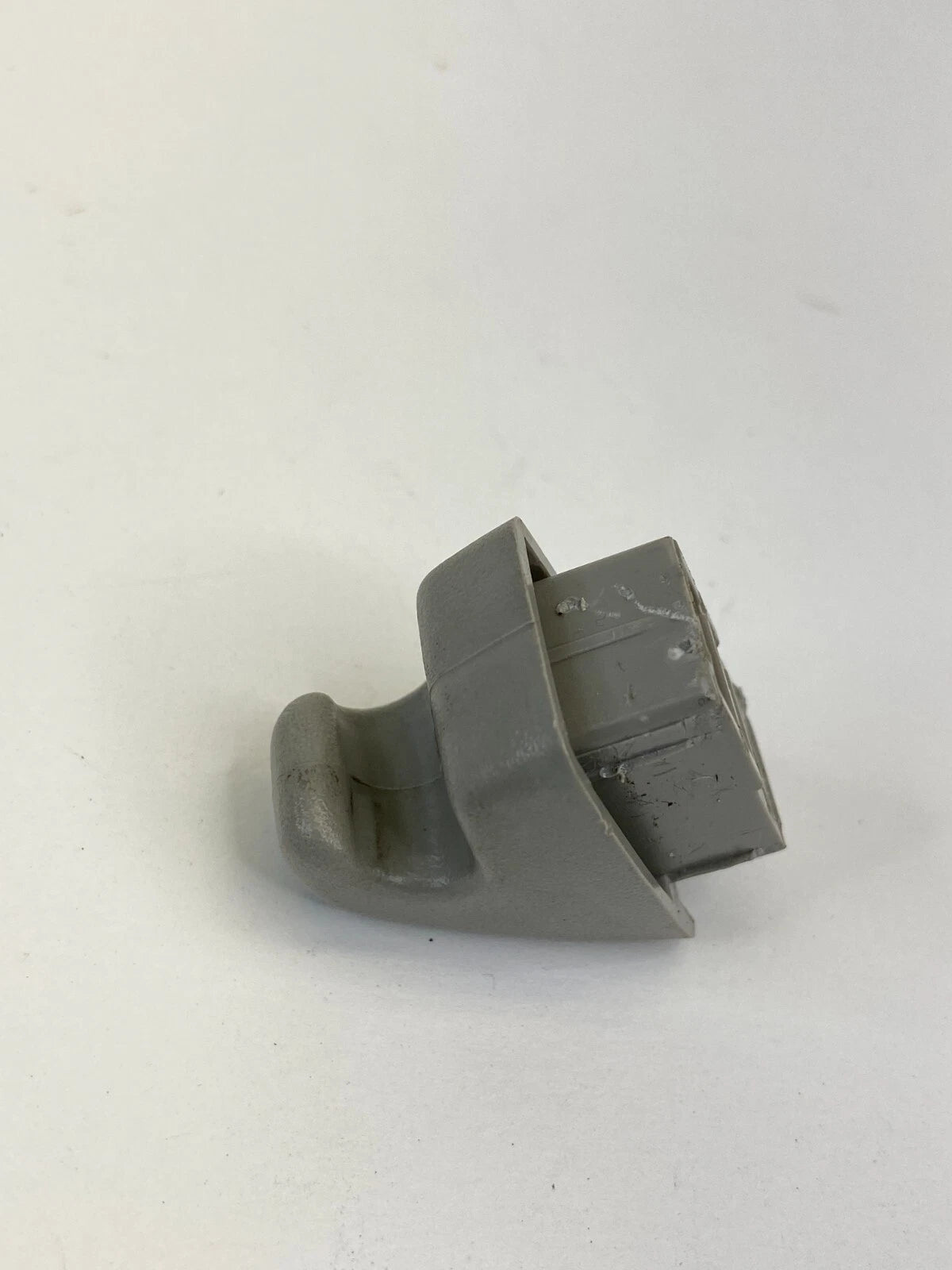 2010-2017 GMC TERRAIN SUNVISOR SUN VISOR SHADE CLIP RETAINER ASSEMBLY OEM