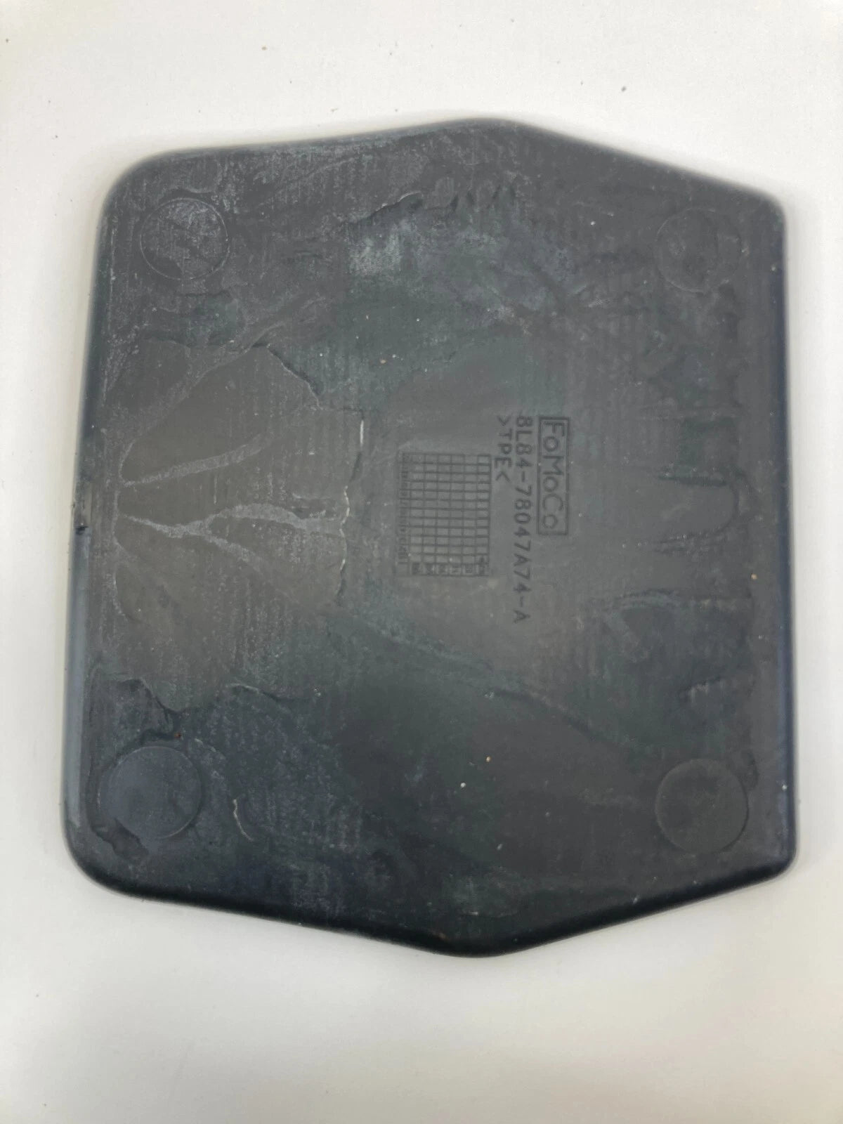 2008 09 10 11 2012 FORD ESCAPE CENTER CONSOLE RUBBER INSERT MAT 8L84-78047A74