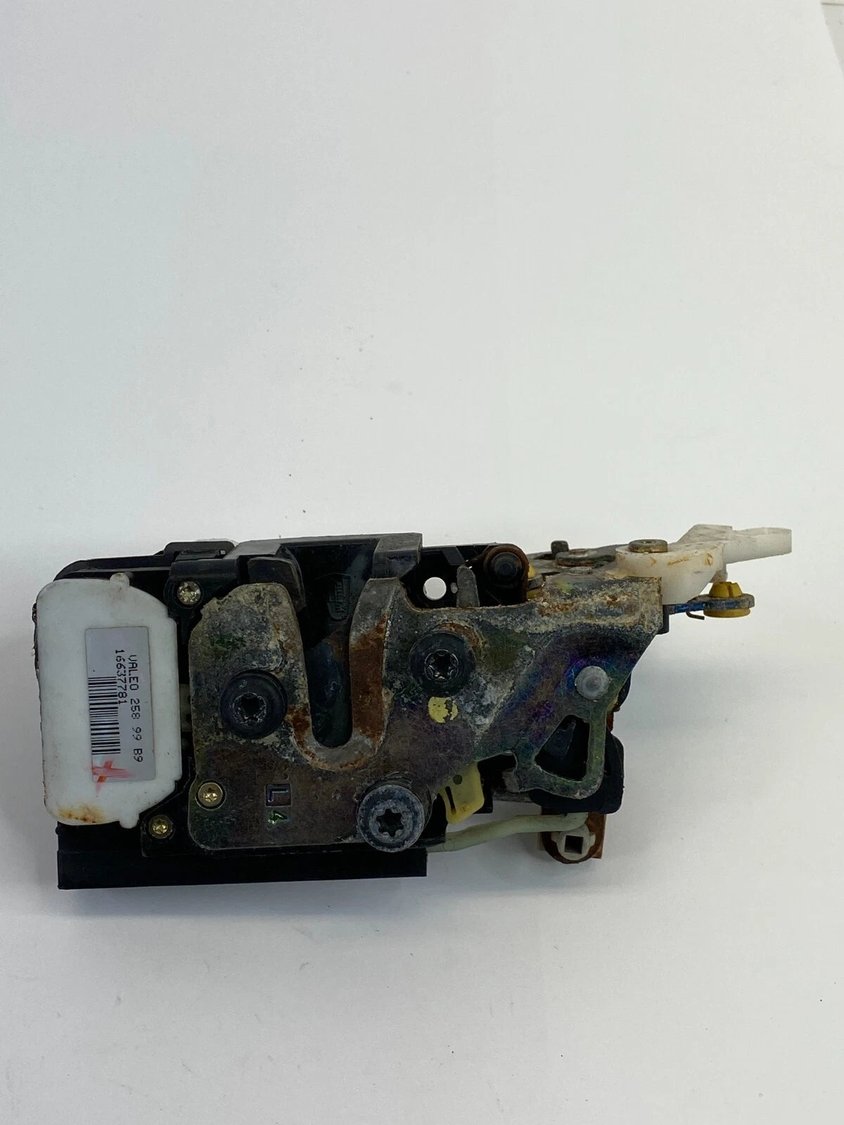 2000-2005 CADILLAC DEVILLE SEDAN REAR LEFT SIDE DOOR LOCK LATCH 16637781