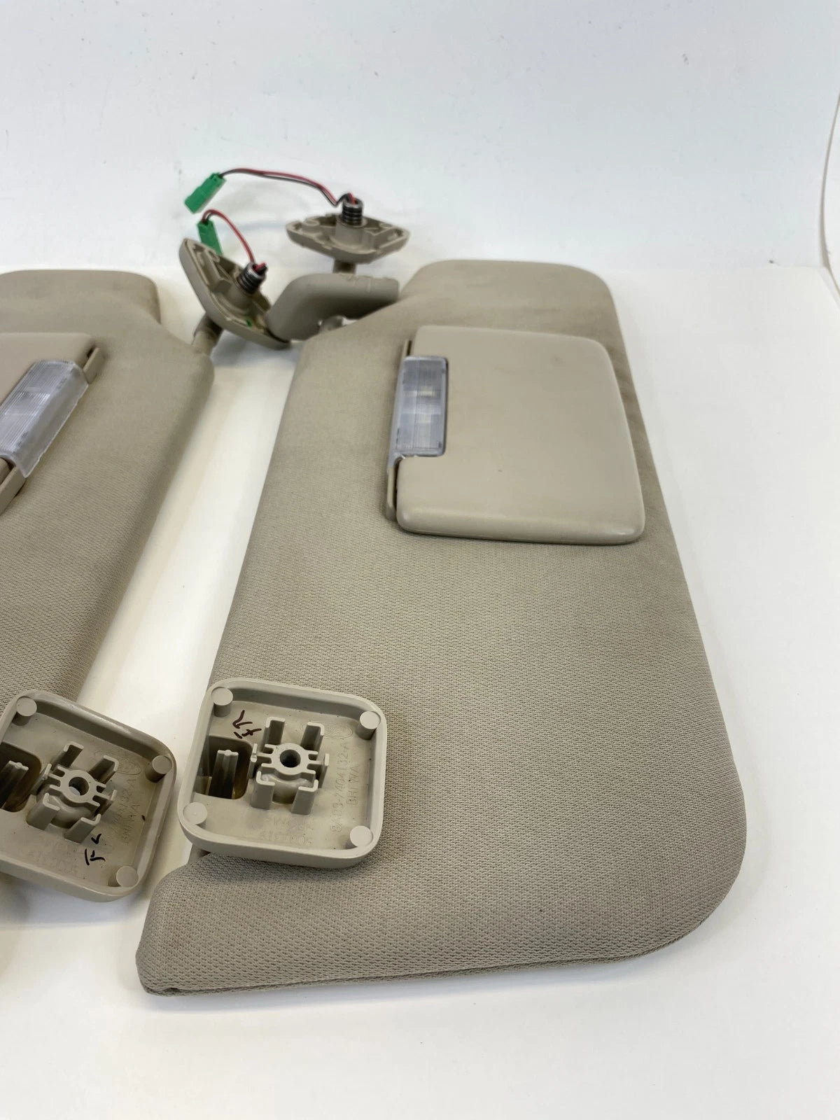 2010 2011 FORD TAURUS LEFT & RIGHT SIDE SUN VISOR SET PAIR W/ GARAGE OPENER OEM