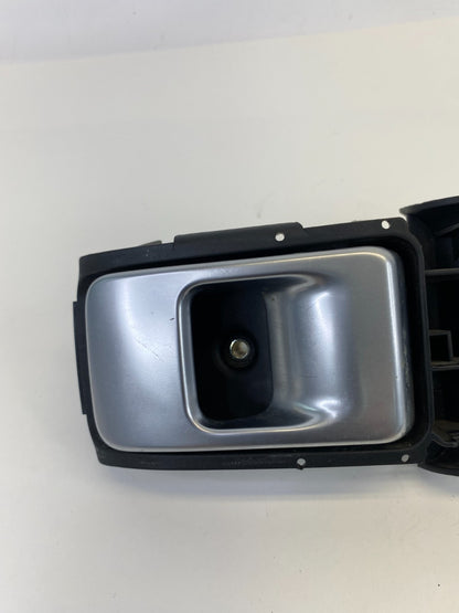 2003-2009 Range Rover Rear Right Side Interior Inner Door Handle Assy 7026622