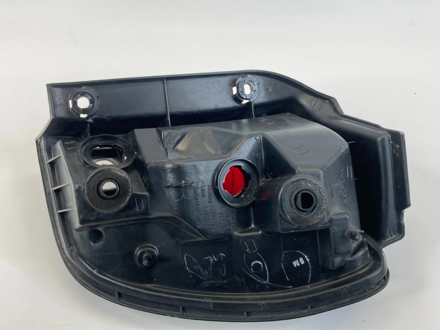 2000-2003 LEXUS RX300 REAR LEFT SIDE QUARTER PANEL MOUNTED TAILLIGHT LAMP OEM