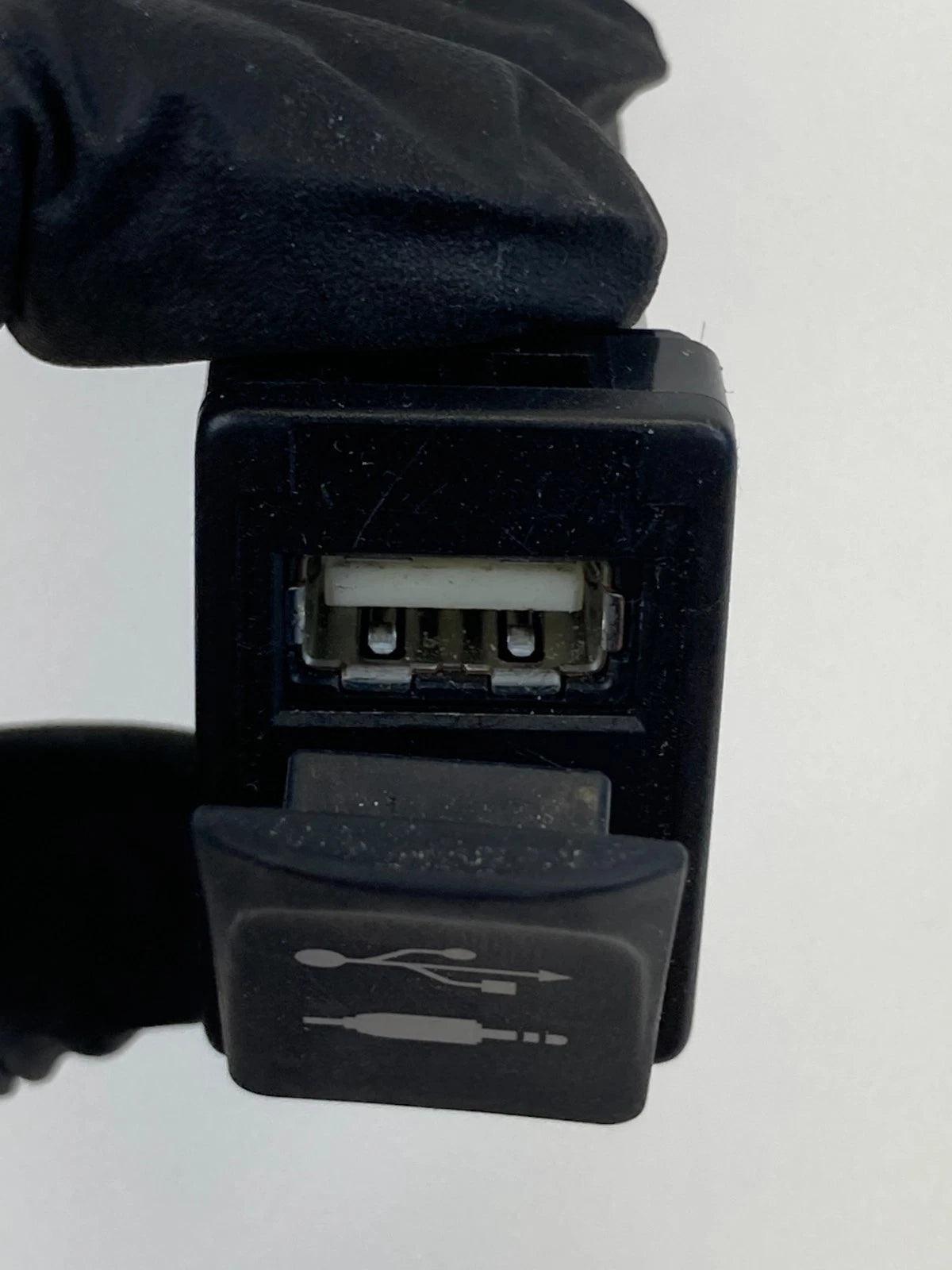 2013-2015 Toyota Prius Auxiliary Jack Aux In Control Switch Button 86190-47020