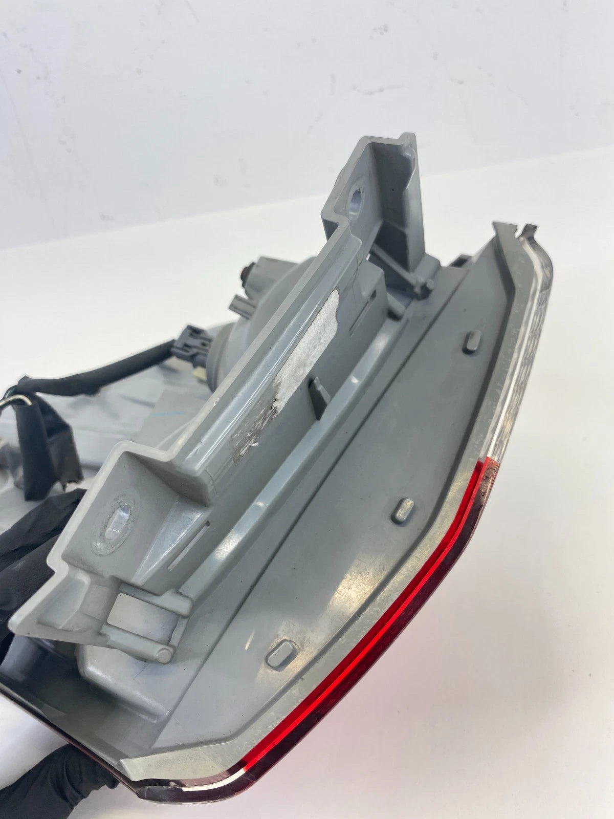 2013-2016 Nissan Pathfinder Left Driver Side Outer Quarter Tail Light Taillight