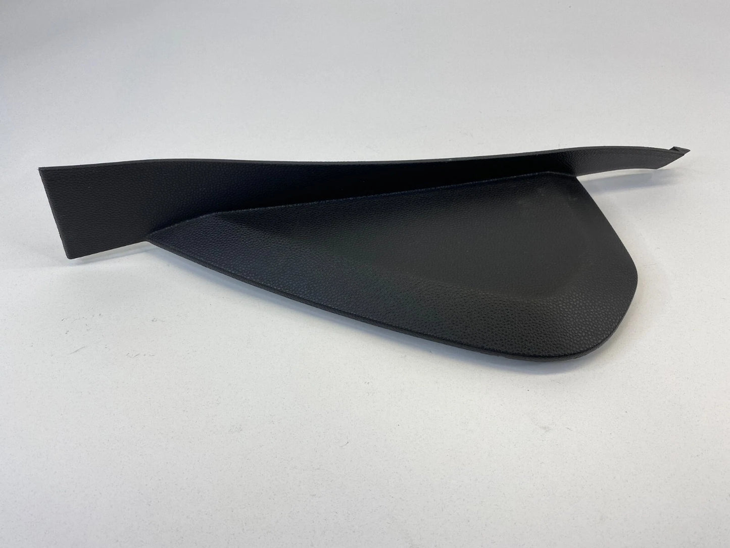 11-13 FORD FIESTA FRONT LEFT SIDE CAP END PANEL COVER BEZEL TRIM AE83A044C61