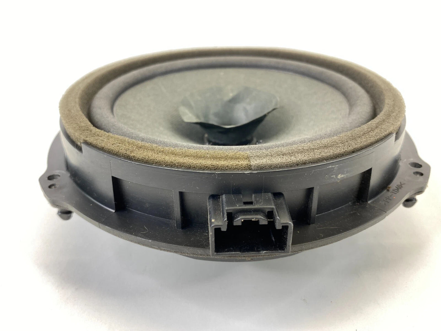 2013-2019 FORD ESCAPE REAR RIGHT DOOR SOUND SYSTEM SPEAKER 8A6T-18808-CC OEM