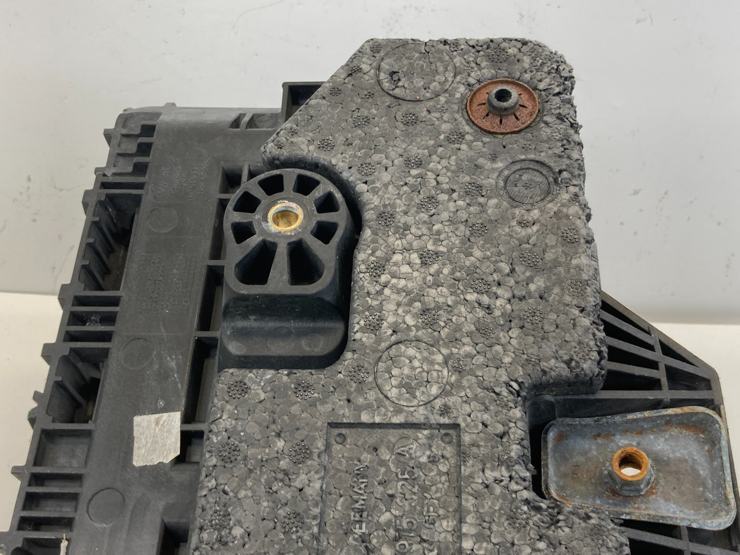 09-17 Volkswagen CC 05-18 Jetta Battery Tray Holder Support Bracket 3C0915336