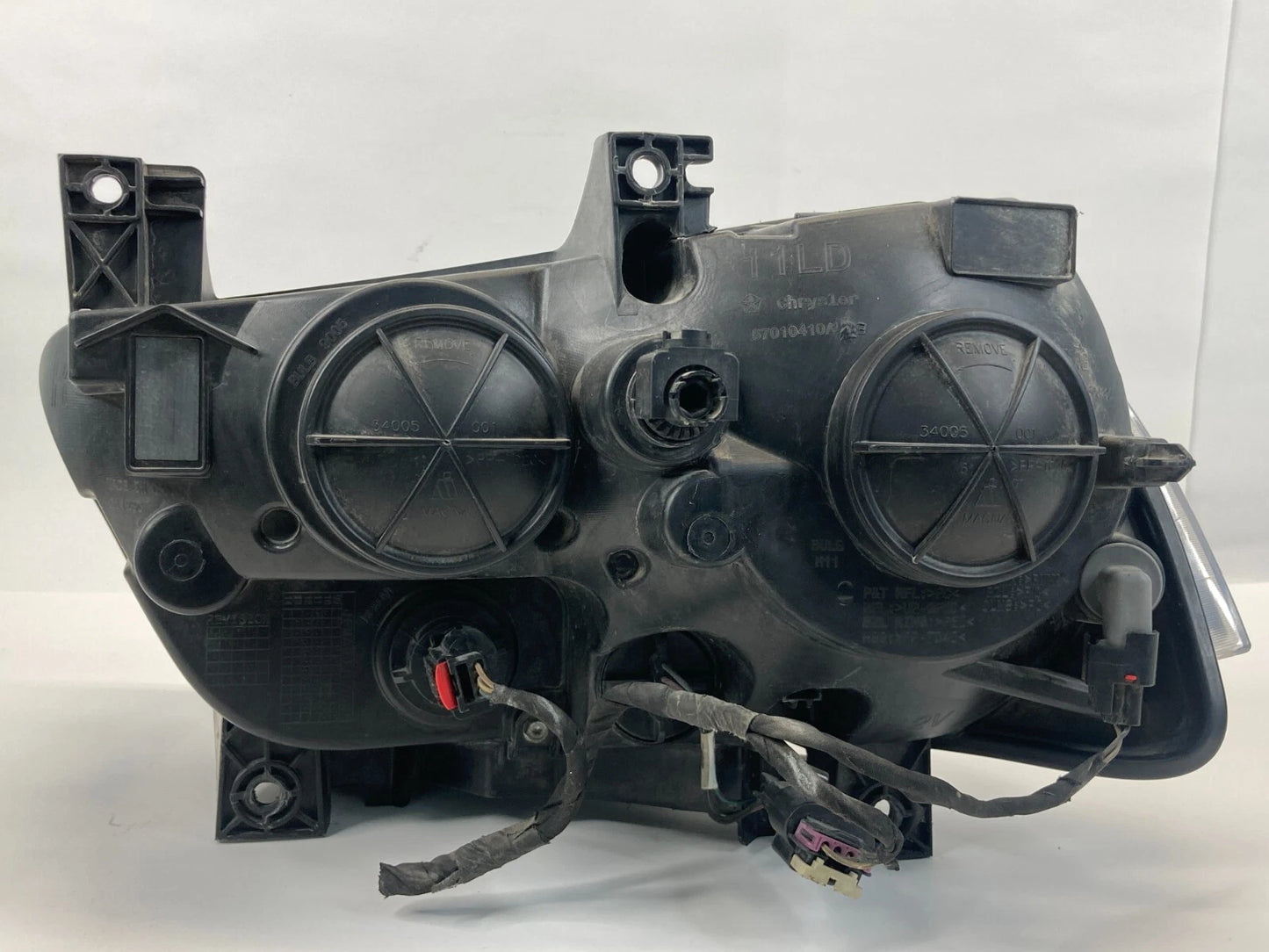 2011-2014 DODGE CHARGER RIGHT PASSENGER HEADLIGHT HEADLAMP HALOGEN 57010410AE