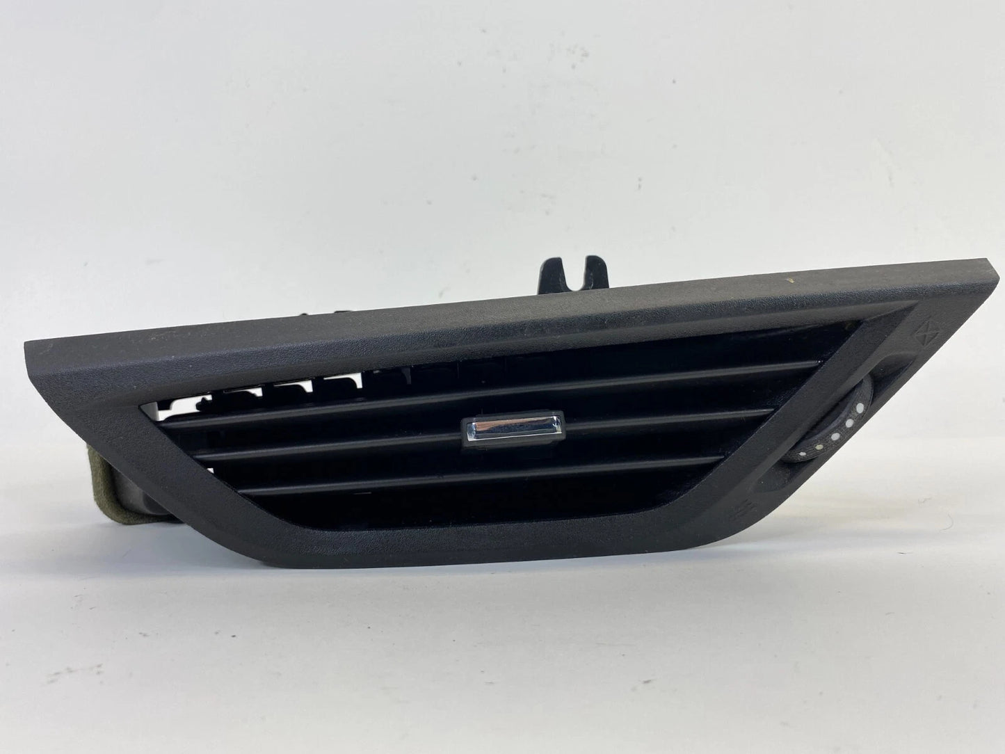 2010-2017 CHEVROLET EQUINOX DASH CENTER LEFT SIDE AC AIR VENT GRILLE 2577908 OEM