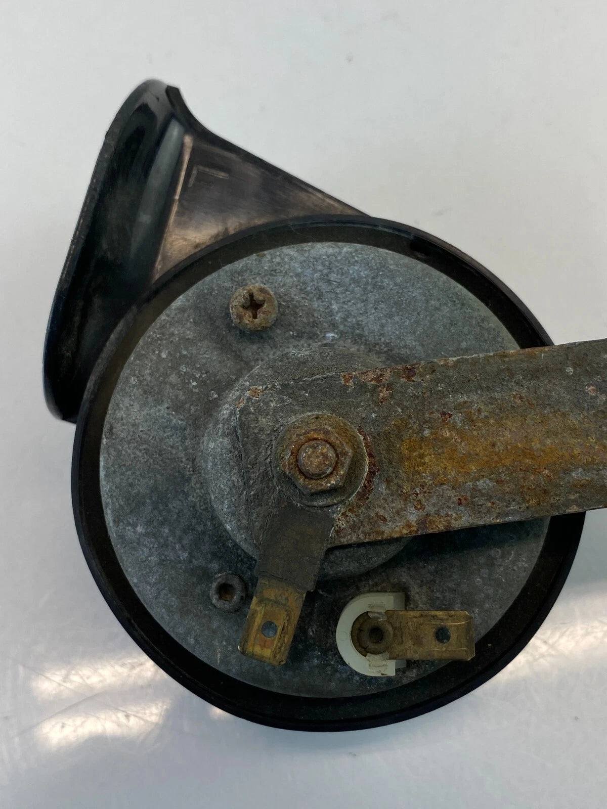 2003-2007 INFINITI G35 LOW TONE HORN NOTE SIGNAL ALARM SIREN E9-004035 OEM