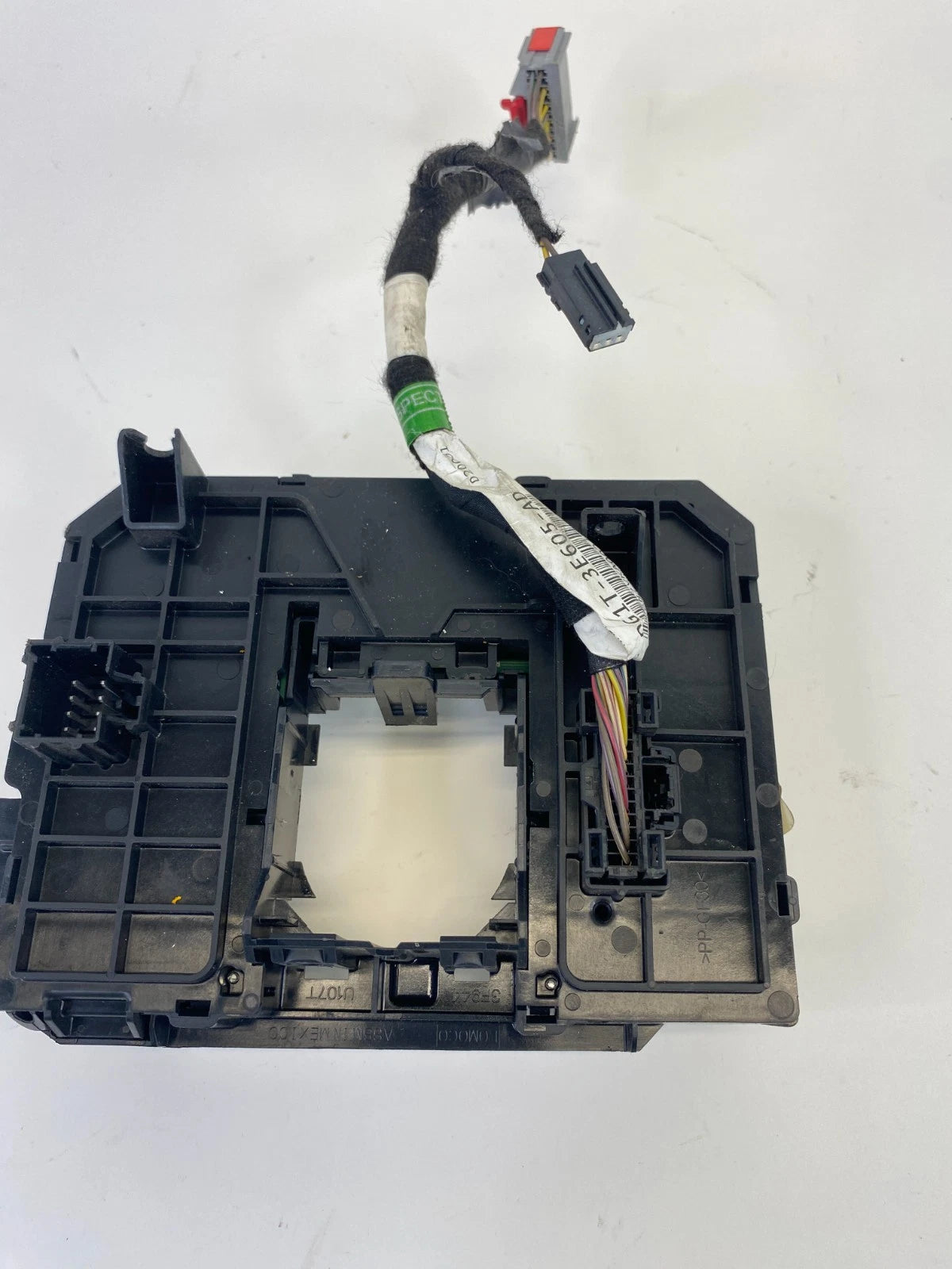 2015-2019 Ford Taurus Police Interceptor Sedan Steering Column Housing Bracket