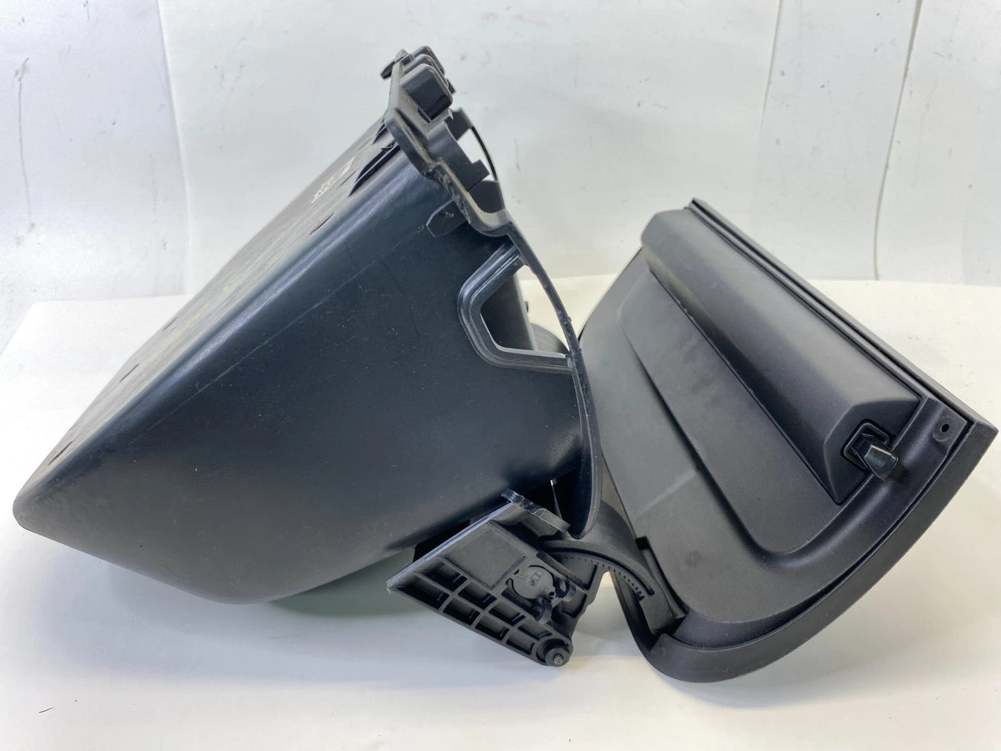 2011-2020 DODGE GRAND CARAVAN 2012-2015 C/V UPPER GLOVE BOX DOOR P1SV44DX9AF OEM