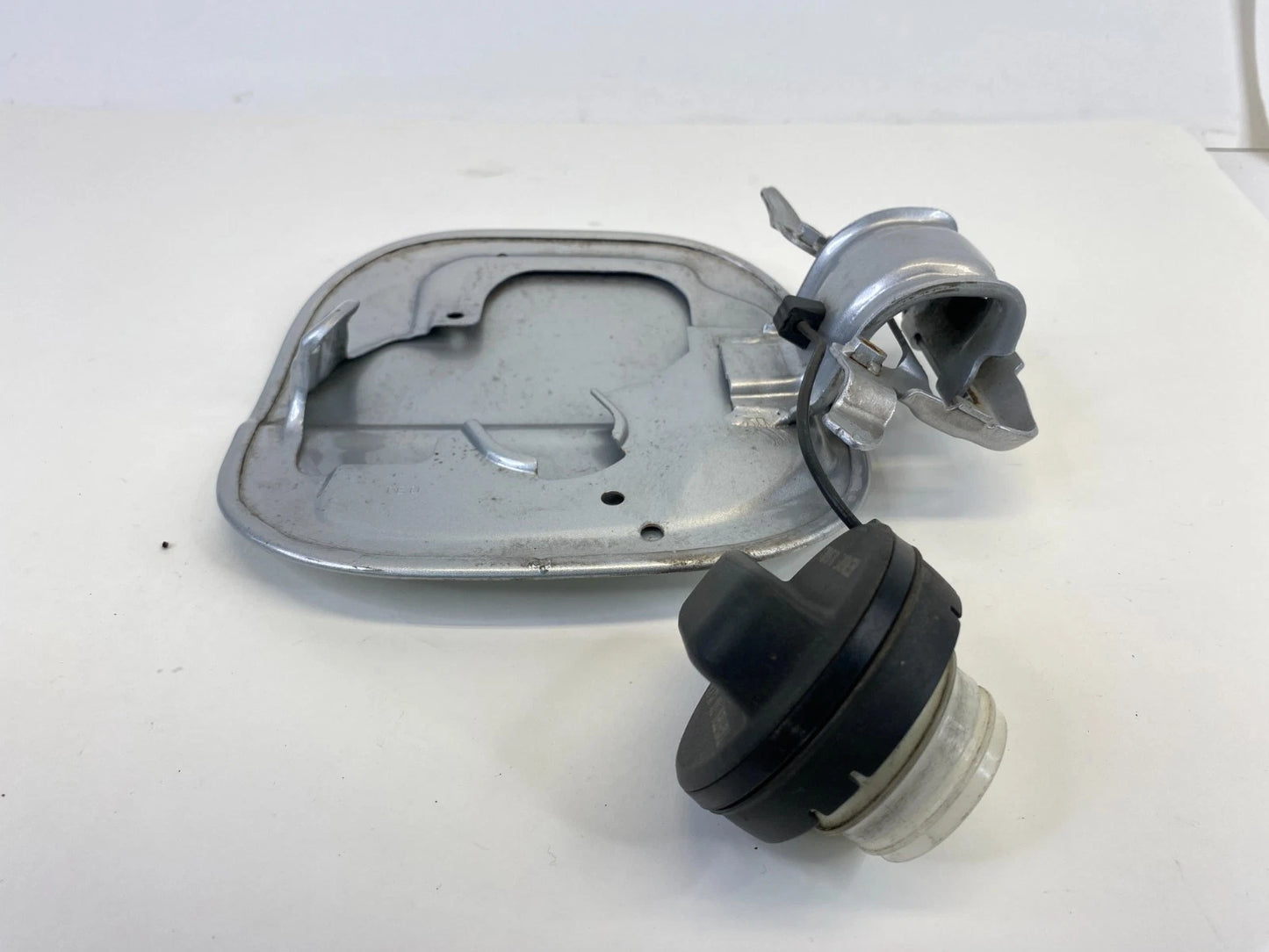 2008 09 10 11 2012 Honda Accord Coupe Fuel Filler Door Gas Lid Cover w/ Cap OEM