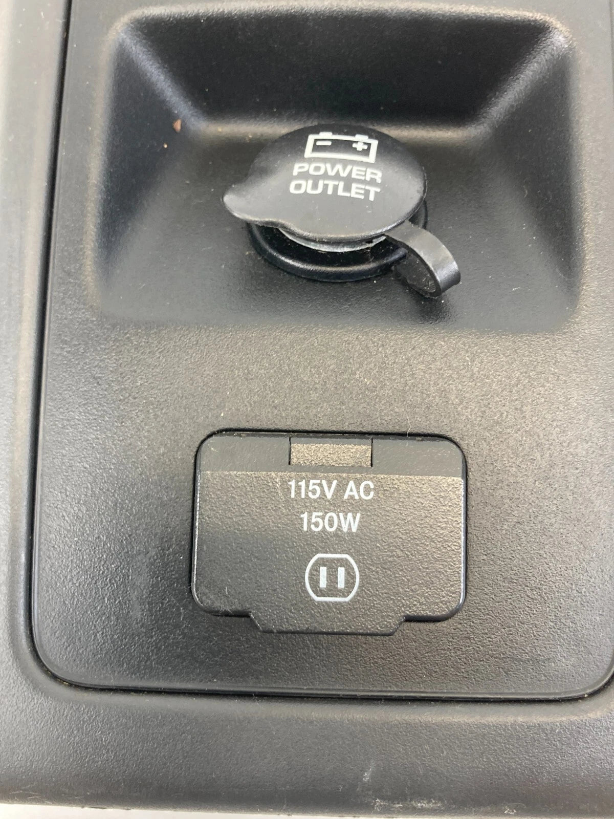 2009 2010 DODGE JOURNEY REAR CENTER CONSOLE POWER OUTLET BEZEL TRIM 100001080