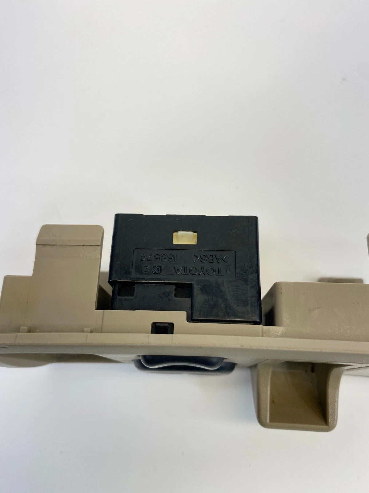 2003-2008 TOYOTA COROLLA POWER MIRROR CONTROL SWITCH W BEZEL 183574 OEM